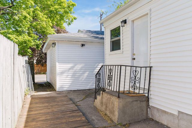 991 Minnehaha Avenue W, Saint Paul, MN 55104