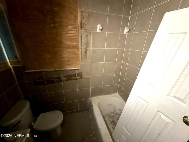 3269 ST AUGUSTINE Road, Jacksonville, FL 32207