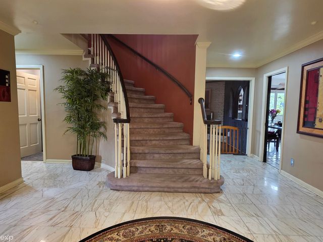 23223 Bellwood Drive, Southfield, MI 48034