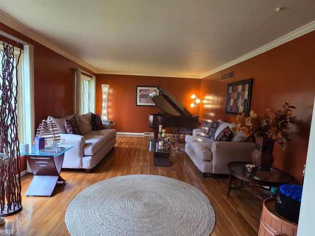 23223 Bellwood Drive, Southfield, MI 48034