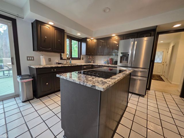 23223 Bellwood Drive, Southfield, MI 48034
