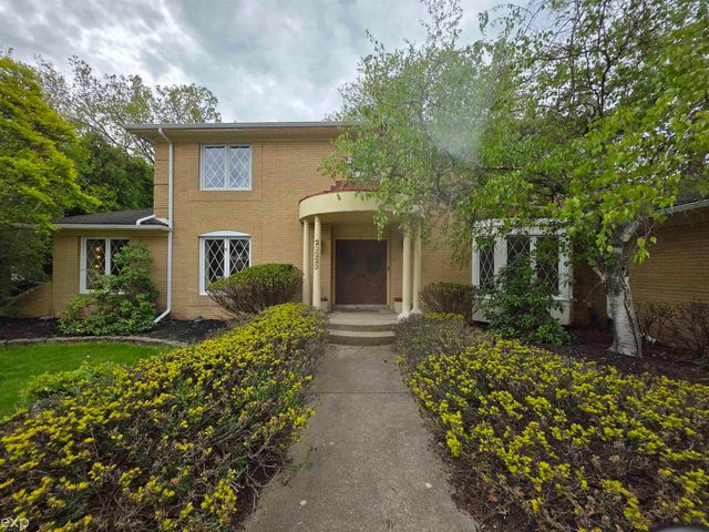 23223 Bellwood Drive, Southfield, MI 48034