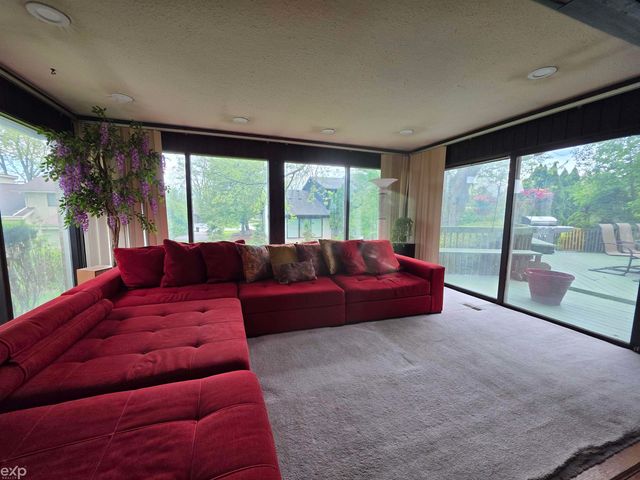 23223 Bellwood Drive, Southfield, MI 48034