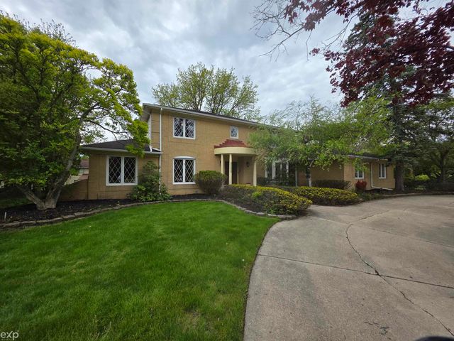 23223 Bellwood Drive, Southfield, MI 48034