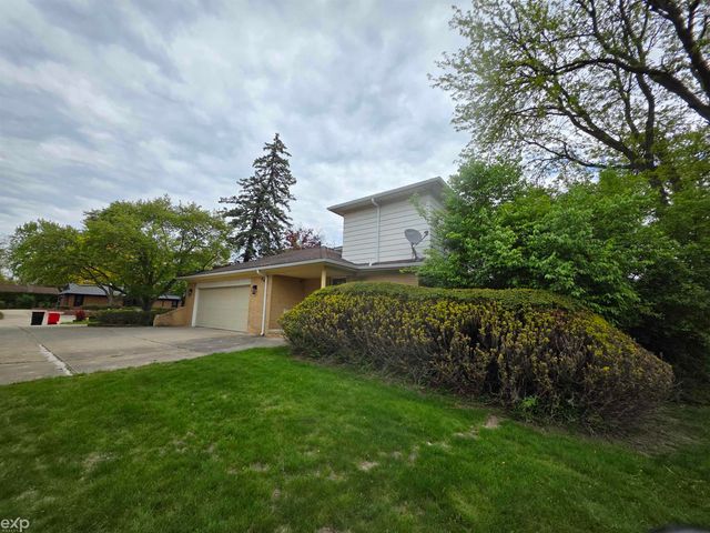 23223 Bellwood Drive, Southfield, MI 48034
