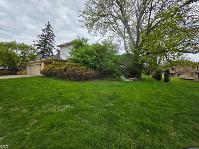 23223 Bellwood Drive, Southfield, MI 48034