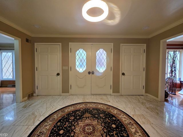23223 Bellwood Drive, Southfield, MI 48034