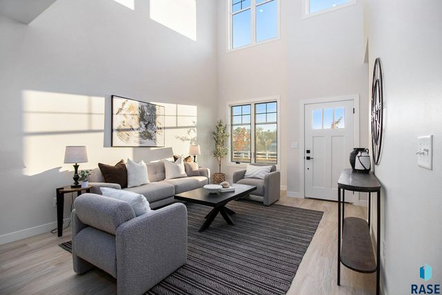 104 N Bryggen Pl Place, Sioux Falls, SD 57107