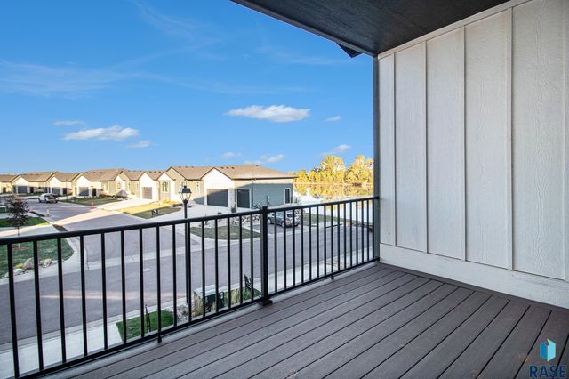 104 N Bryggen Pl Place, Sioux Falls, SD 57107