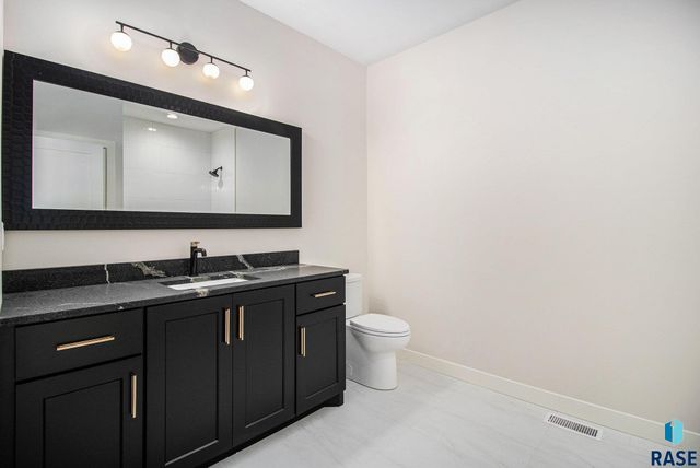 104 N Bryggen Pl Place, Sioux Falls, SD 57107