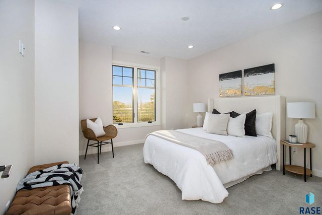 104 N Bryggen Pl Place, Sioux Falls, SD 57107