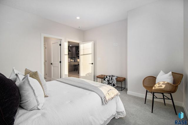 104 N Bryggen Pl Place, Sioux Falls, SD 57107