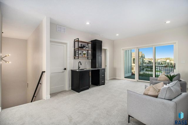 104 N Bryggen Pl Place, Sioux Falls, SD 57107