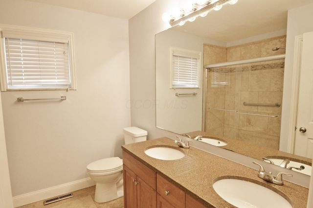 5138 Roberts Road, Hilliard, OH 43026