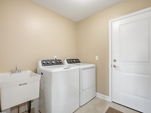 70590 Sunny Brook Lane, Richmond, MI 48062