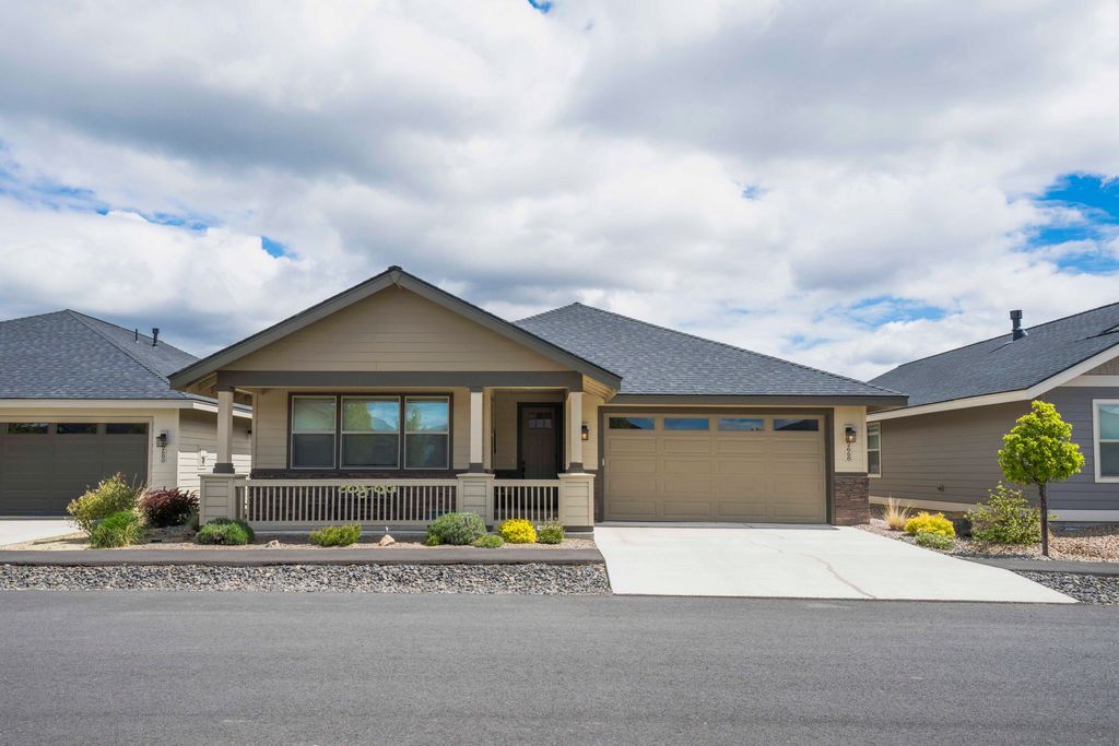 2668 NW 25th Street, Redmond, OR 97756