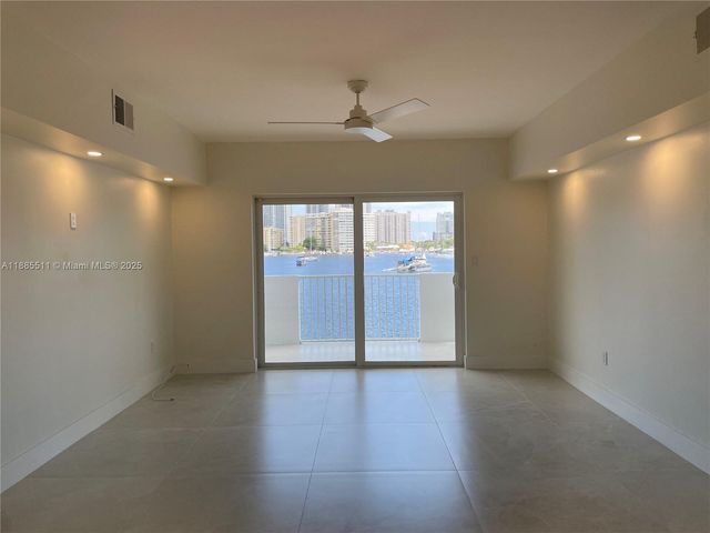 462 Golden Isles Dr 211, Hallandale Beach, FL 33009