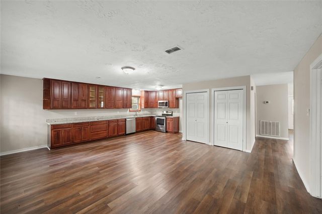 1606 Stone Lake Drive, Missouri City, TX 77489