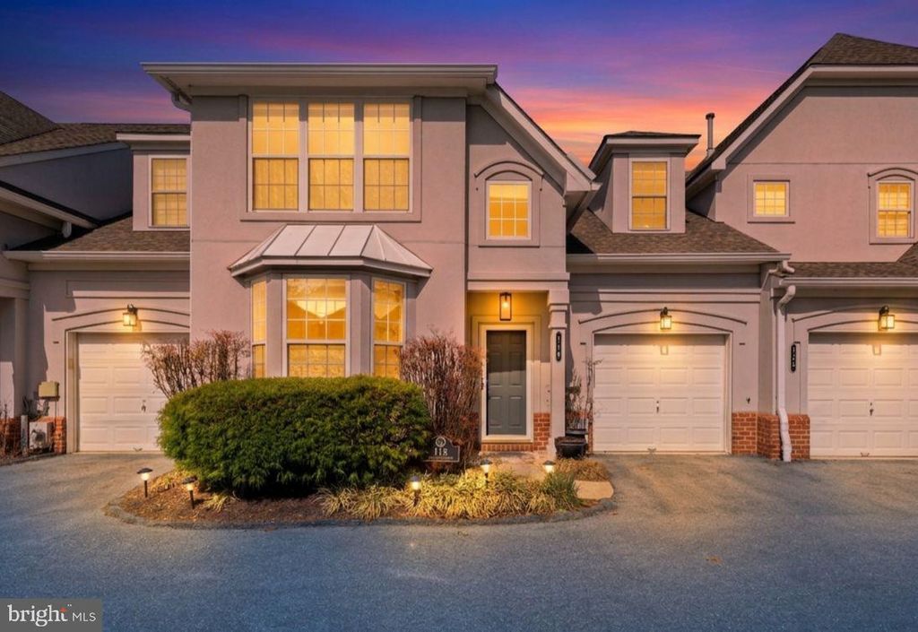 Image 1 of property listing at 118 OLD HOUSE CT #118, Baltimore, MD 21208