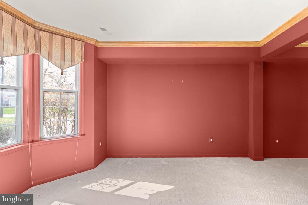 Image 10 of property listing at 118 OLD HOUSE CT #118, Baltimore, MD 21208