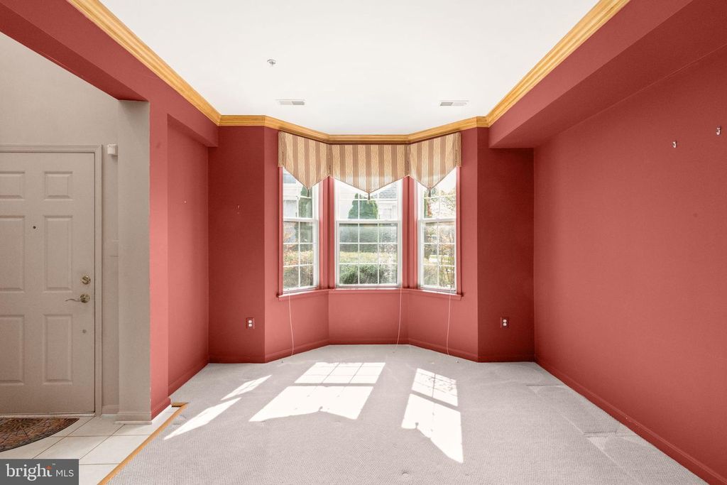 Image 11 of property listing at 118 OLD HOUSE CT #118, Baltimore, MD 21208