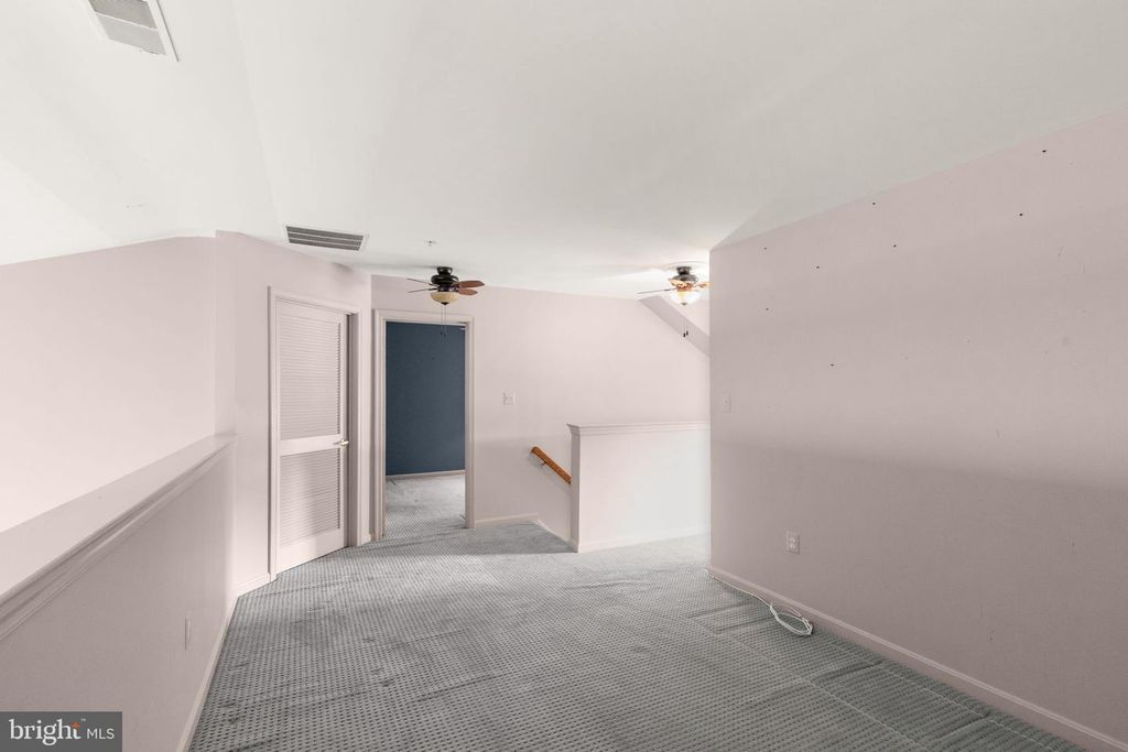 Image 21 of property listing at 118 OLD HOUSE CT #118, Baltimore, MD 21208