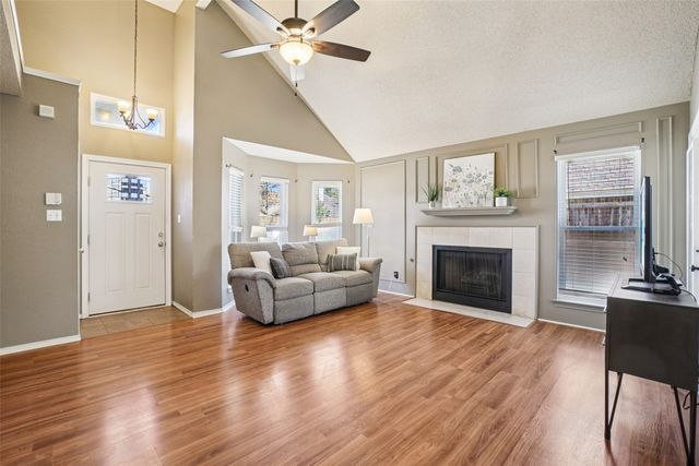 1517 Brookwood Drive, Grapevine, TX 76051