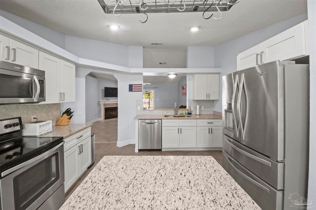7140 Blue Jack Dr, Navarre, FL 32566