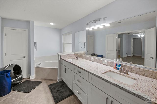 7140 Blue Jack Dr, Navarre, FL 32566