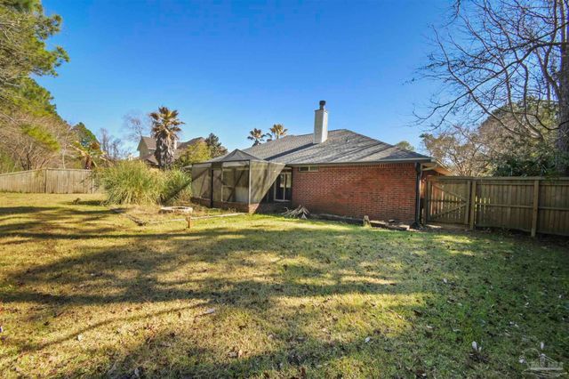 7140 Blue Jack Dr, Navarre, FL 32566