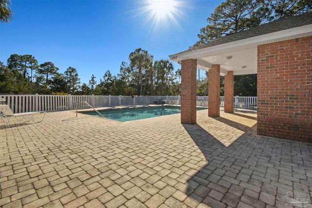 7140 Blue Jack Dr, Navarre, FL 32566