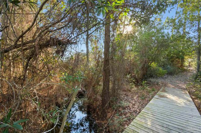 7140 Blue Jack Dr, Navarre, FL 32566