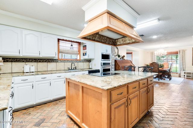 311 Interlaken Drive, New Iberia, LA 70563