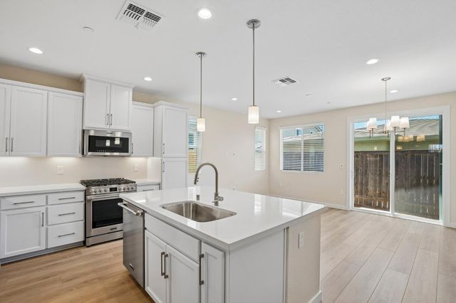 3920 Aura Way, Rancho Cordova, CA 95742