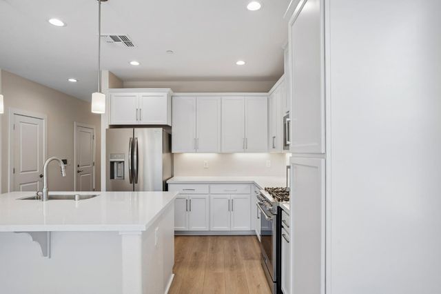 3920 Aura Way, Rancho Cordova, CA 95742