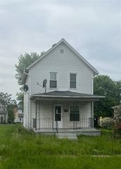 810 Spruce Ave, Sharon, PA 16146
