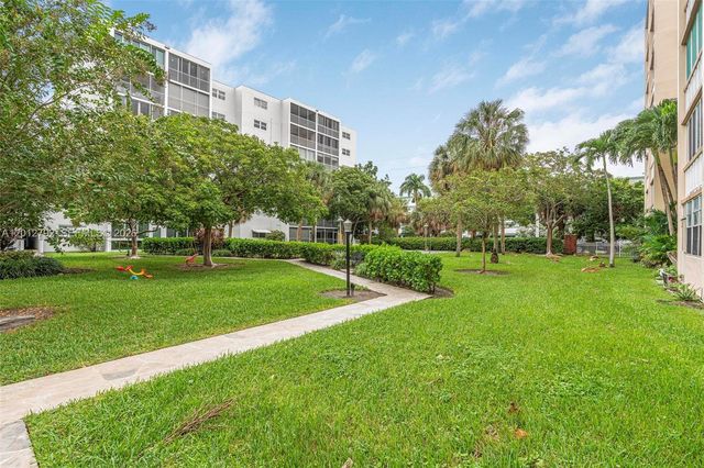 609 NE 14th Ave 603, Hallandale Beach, FL 33009