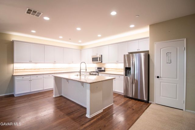 3363 Leopard Court, Rosamond, CA 93560