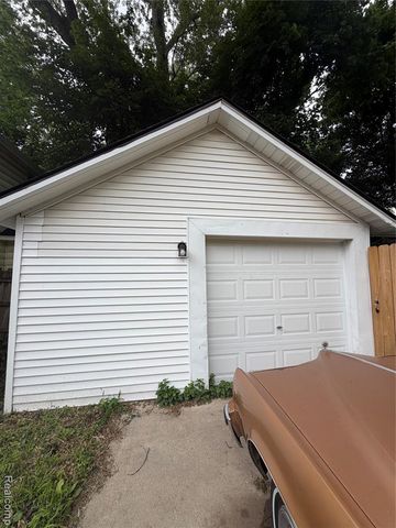 1127 N Martin Luther King Jr. Boulevard, Lansing, MI 48915