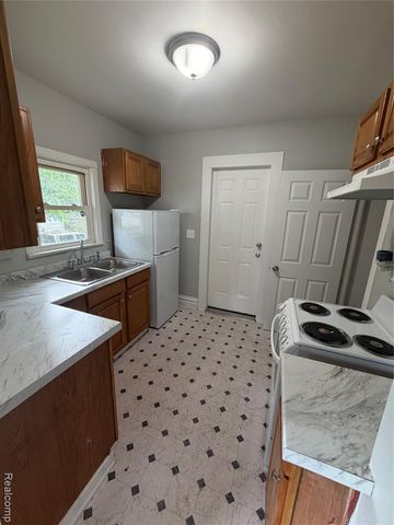 1127 N Martin Luther King Jr. Boulevard, Lansing, MI 48915