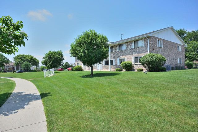 10464 W Whitnall Edge DRIVE #203, Franklin, WI 53132