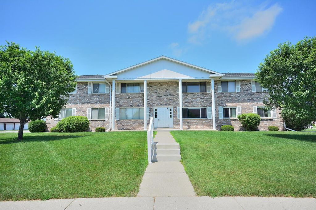 10464 W Whitnall Edge DRIVE #203, Franklin, WI 53132
