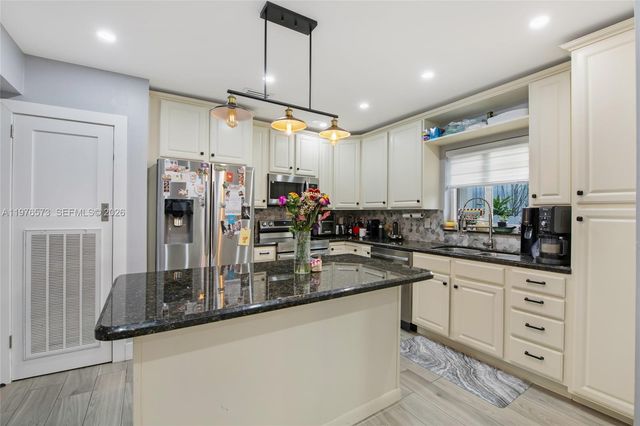 1620 SW 19th St 1620, Miami, FL 33145