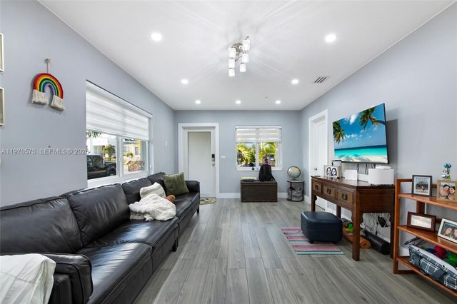 1620 SW 19th St 1620, Miami, FL 33145