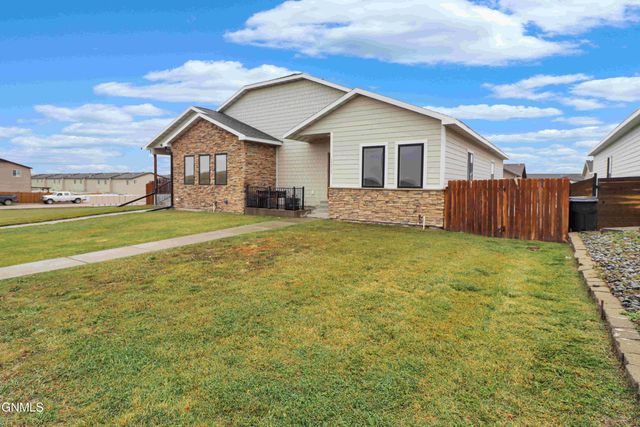 13717 Karen Street, Williston, ND 58801 property photo