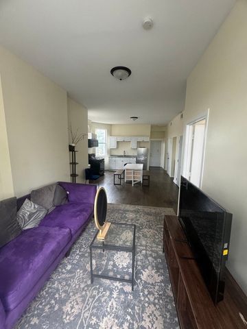 822 N Lawndale Avenue, Chicago, IL 60651