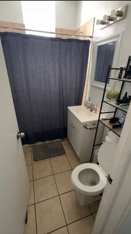 822 N Lawndale Avenue, Chicago, IL 60651