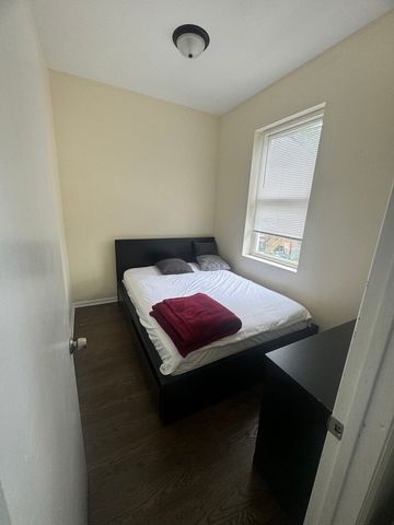 822 N Lawndale Avenue, Chicago, IL 60651