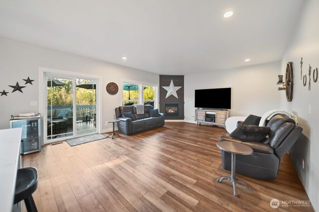 6401 Buckshot Place NW, Seabeck, WA 98380