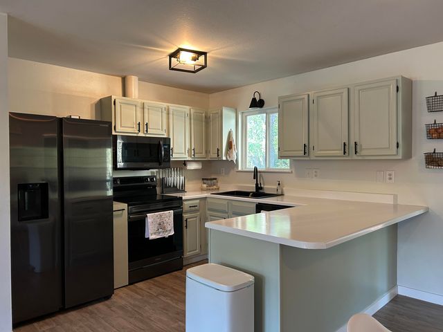 507 E Sunset Street, Stockton, MO 65785